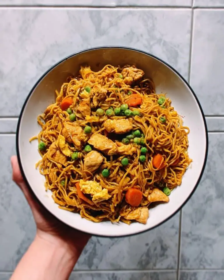 Chicken Stir Fry with Shirataki Noodles and Colorful Vegetables Recipe