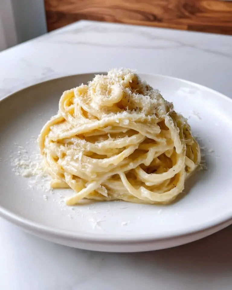 Cacio e Pepe: Classic Italian Pasta with Cheese and Black Pepper Recipe