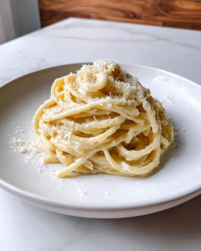 Cacio e Pepe: Classic Italian Pasta with Cheese and Black Pepper Recipe